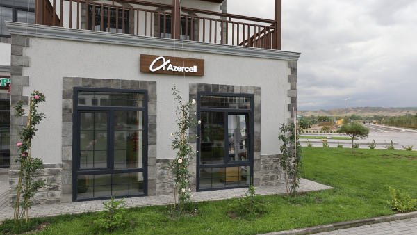 zengilanda-azercell-in-ilk-resmi-diler-magazasi